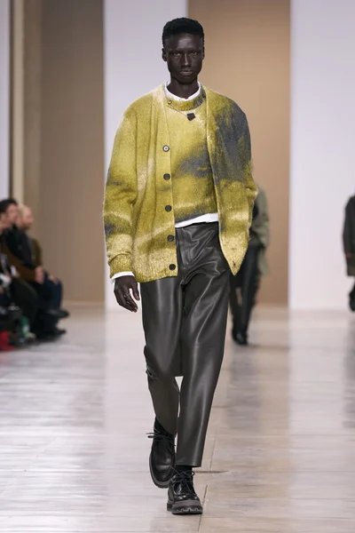 Look 12